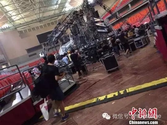 蔡依林舞臺(tái)搭建坍塌