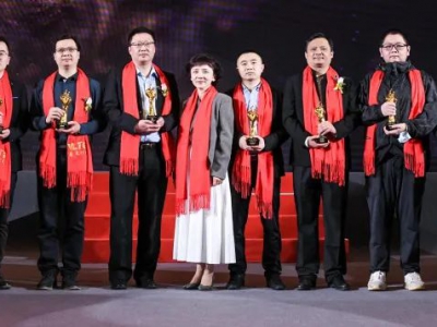 【喜訊】 耀納舞臺榮獲2021年行業(yè)十佳品牌企業(yè)殊榮！